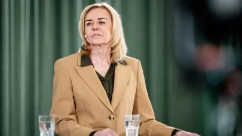 Embajadora noruega renuncia tras revelarse presuntos vínculos con Epstein