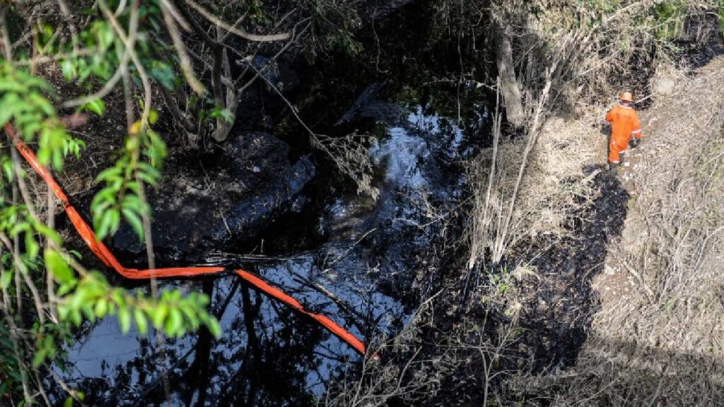 mexico-deja-de-enviar-petroleo-a-cuba-y-desata-debate-interno