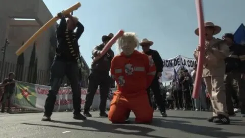 Manifestantes en México reclaman libertad de Maduro y repudian intervención de EE. UU.
