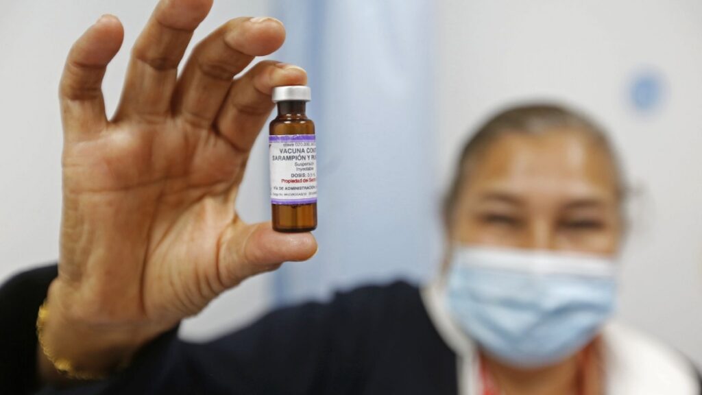 ¿Qué pasa si te vuelves a vacunar contra el sarampión? Médicos responden