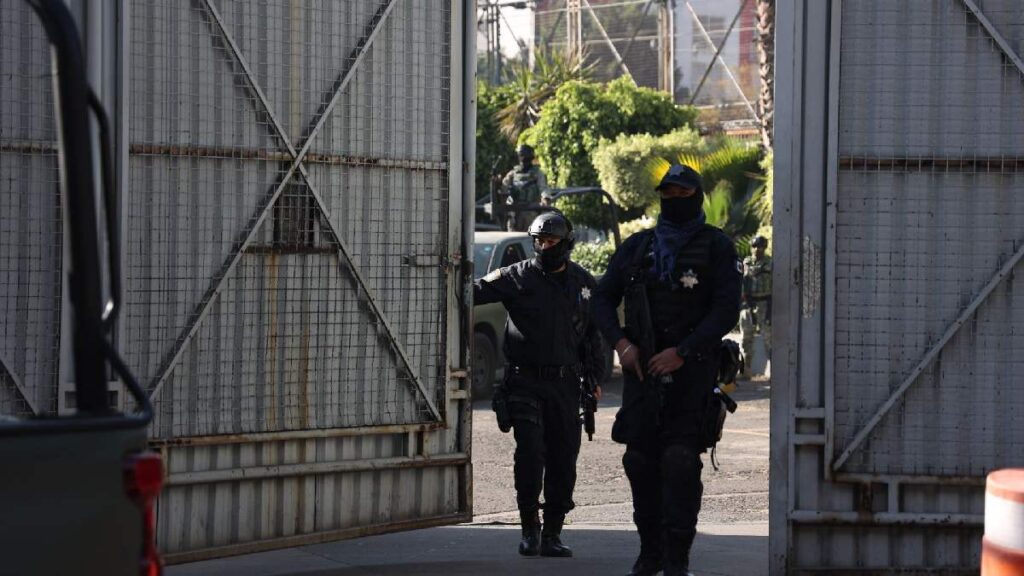 Reportan ingreso de carrozas fúnebres a FGR para trasladar el cuerpo del “Mencho”