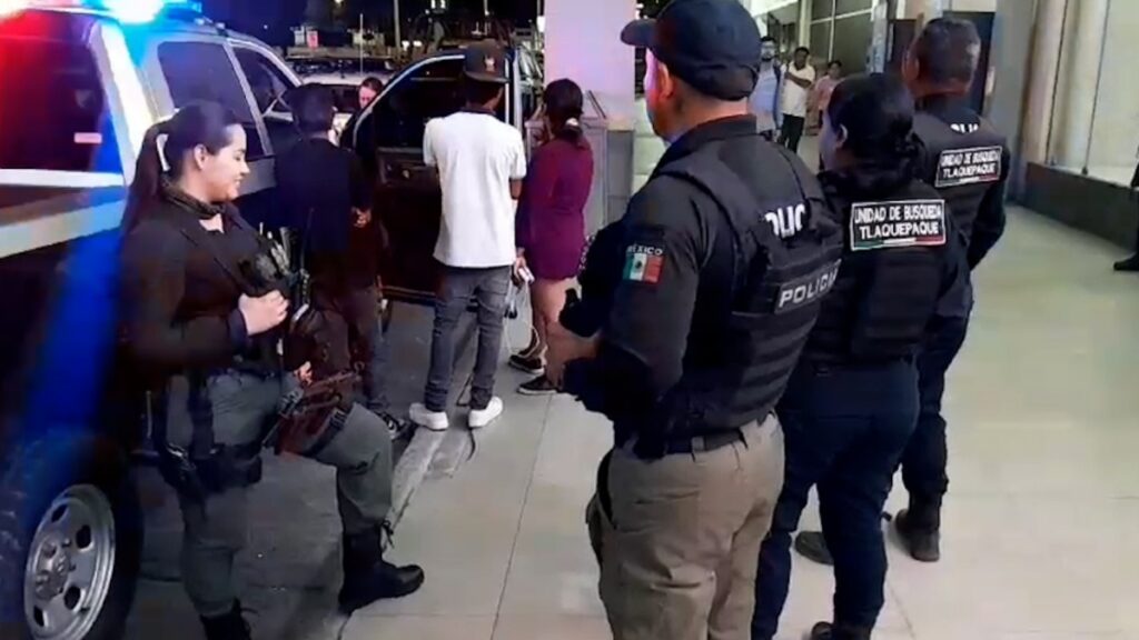 Rescatan en Jalisco a 2 adolescentes que buscaban viajar a Guerrero por oferta laboral falsa