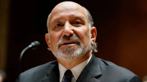 Secretario de Comercio de EE. UU. reconoce viaje a isla de Epstein; niega vínculos cercanos