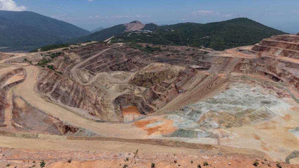 Revoca México mas de mil concesiones mineras