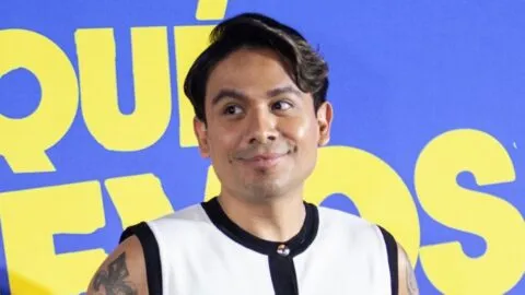 Ricardo Peralta cambia de look y provoca debate en redes: “¿Quedé o no quedé?”