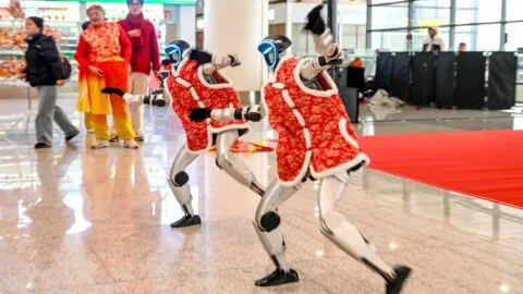 ¡Impresionante! Robots dan show único por el Año Nuevo Chino y demuestran poder tecnológico