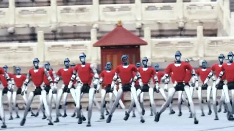 Robots humanoides realizan artes marciales en el Templo del Cielo de Pekín: video