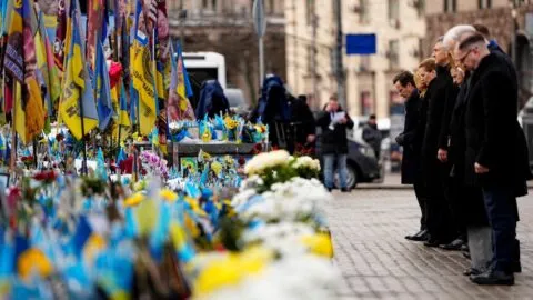 Se cumplen 4 años del inicio de la guerra entre Ucrania y Rusia, mientras continúan las negociaciones