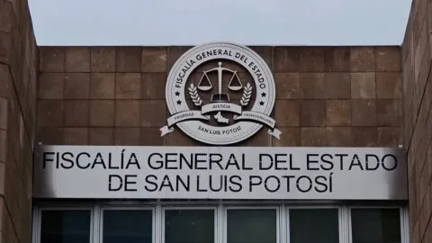 Localizan al chofer y a los pasajeros de camión abandonado en la Huasteca Potosina