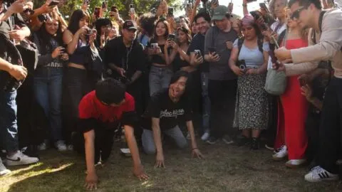 Viral en redes, pero sólo llegan 2 a reunión “therian” en CU