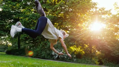 Proponen “Ley Therian” en Nuevo León; joven llega al Congreso con iniciativa