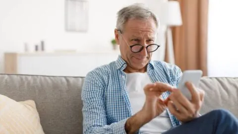 La FDA aprueba un nuevo tratamiento en gotas para la presbicia