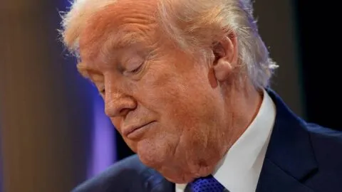 Arancel global sube de 10% a 15%: Trump continúa presión comercial