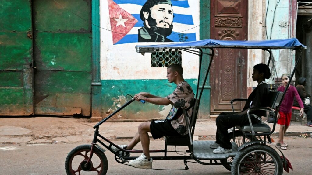 Trump califica a Cuba de "nación fallida", pero no considera necesario un cambio de régimen como en Venezuela