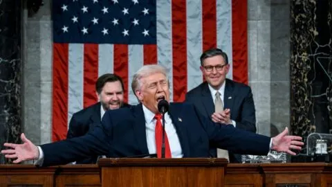 Trump dio el discurso del Estado de la Unión más largo de la historia; habló de economía hasta Latinoamérica e Irán