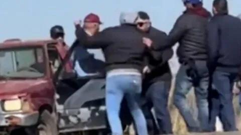 Adulto mayor es golpeado durante protesta del SNTSA en Zacatecas