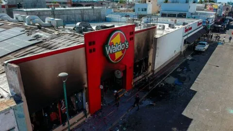 Vinculan a proceso a dos más por incendio en Waldo’s de Hermosillo