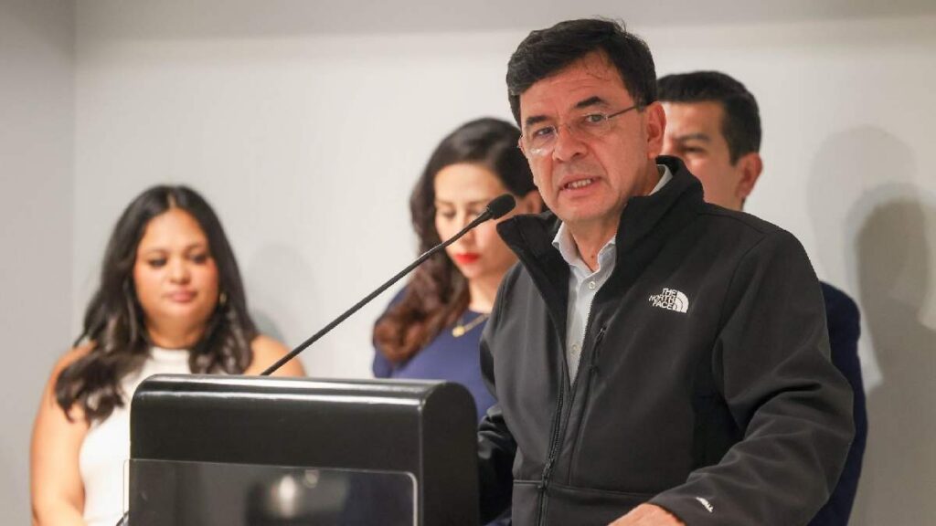 Jesús Ramírez Cuevas niega señalamientos en libro de Scherer Ibarra; lo llama "pasquín inmundo". Foto: cuartoscuro