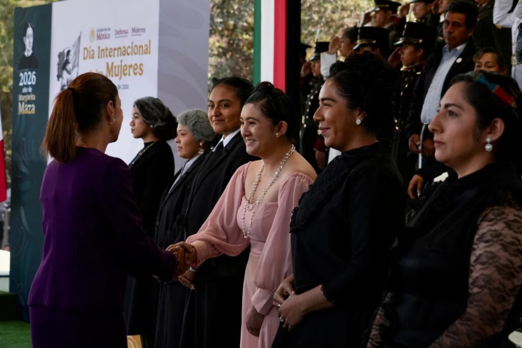 Entregan reconocimientos a mujeres del Ejército, Marina, Guardia Nacional y Secretaría de las Mujeres