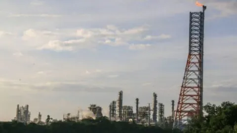 Tensión global por petróleo y gas: impacto en México