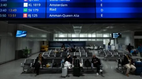 Estados Unidos les pide a sus ciudadanos evacuar 14 países de Medio Oriente ante riesgos graves