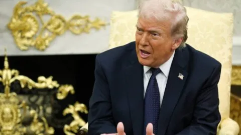 Trump va contra España; amenaza con cortar relaciones comerciales