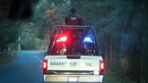 Emboscan y atacan a policías en Michoacán y dejan a un oficial herido