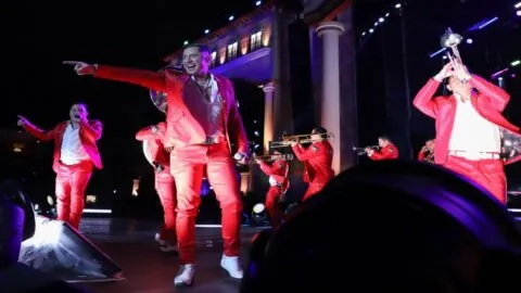 Rafa González, vocalista de Banda Los Recoditos, negó ser una persona violenta tras acusaciones de su esposa