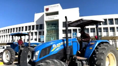 Campesinos paralizan oficinas públicas en Zacatecas