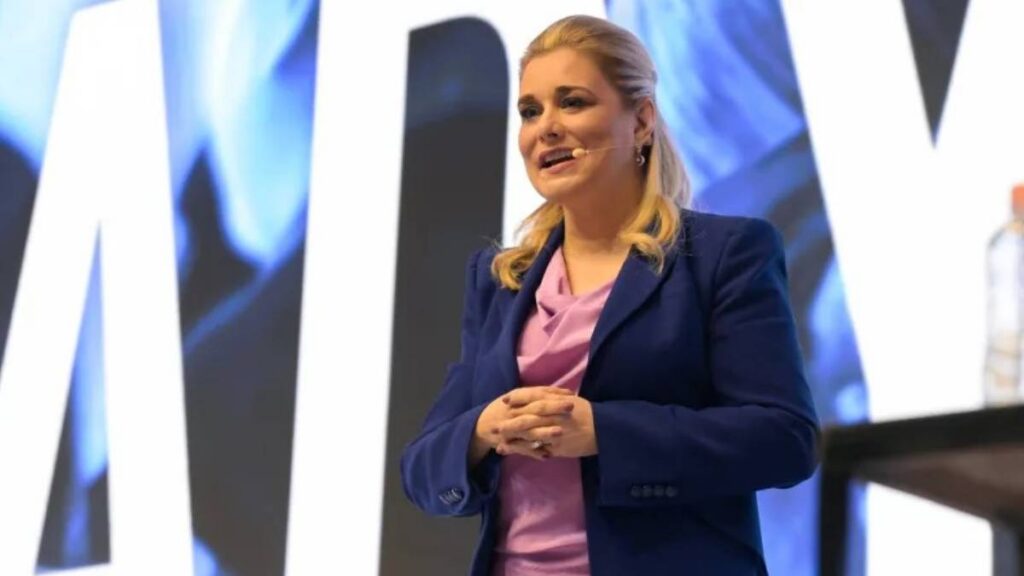 Maru Campos destaca inversión en infraestructura.