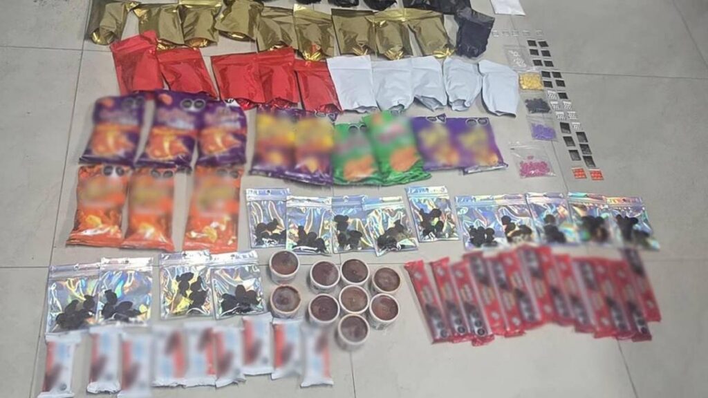 Presuntos integrantes del CJNG tenían droga oculta en bolsas de frituras.