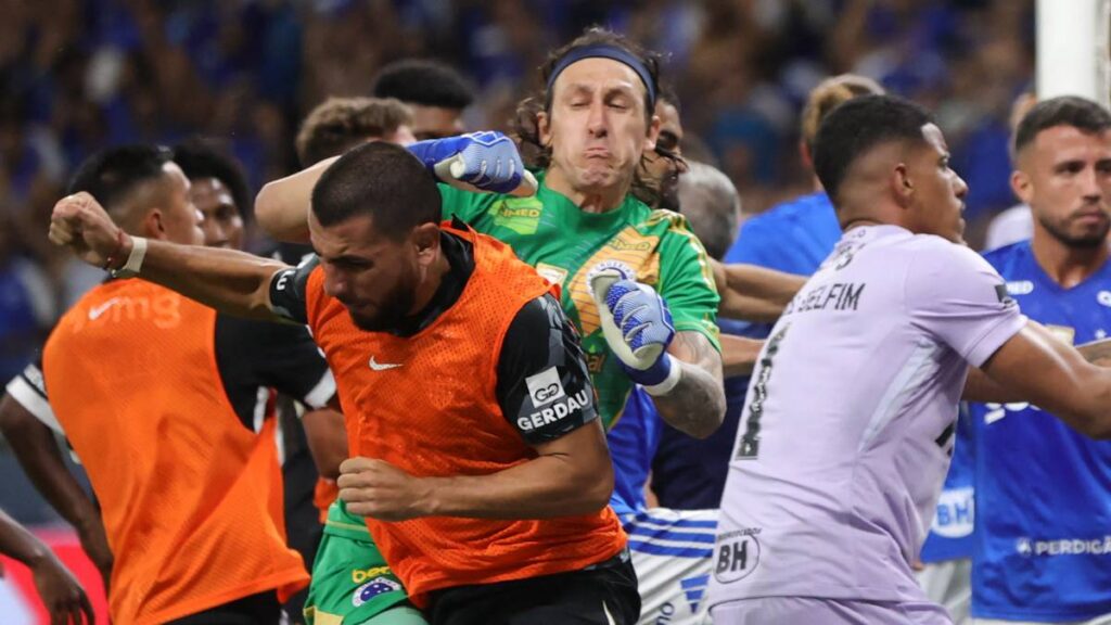 Cruzeiro quedó campeón en la final a pesar de la pelea