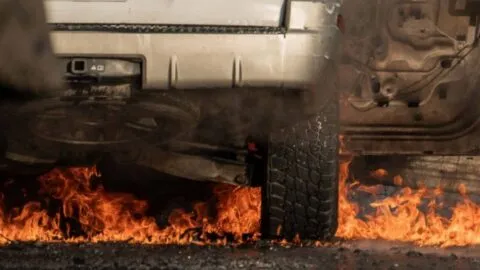 Incendio de autobús de pasajeros en Suiza deja varios muertos y heridos, confirman autoridades; impacta video