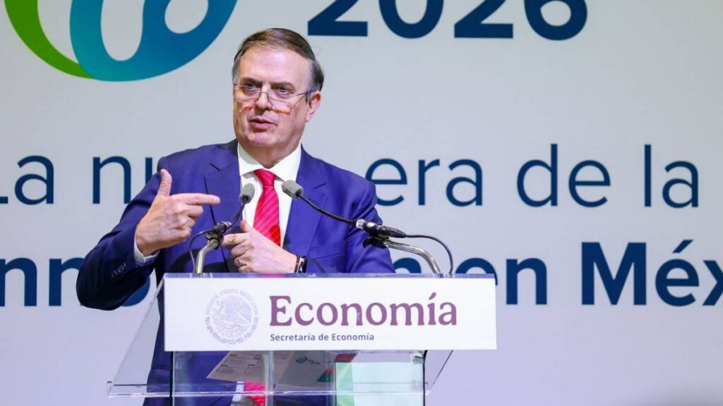 Ebrard afirma que menor dependencia petrolera protege a México ante crisis global.
