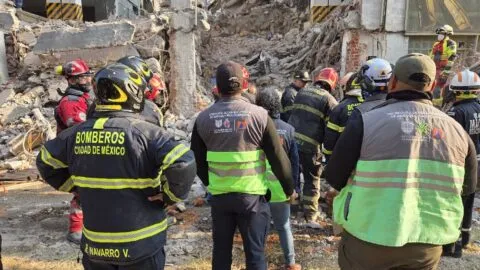 Recuperan tercer cuerpo de trabajador tras derrumbe de edificio en San Antonio Abad