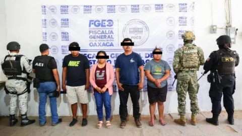 Detienen a presidente municipal, síndica y a dos policías de Ipalapa por homicidio de expresidente