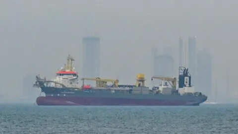 Se dispara costo de transporte de petróleo y gas por cierre del estrecho de Ormuz