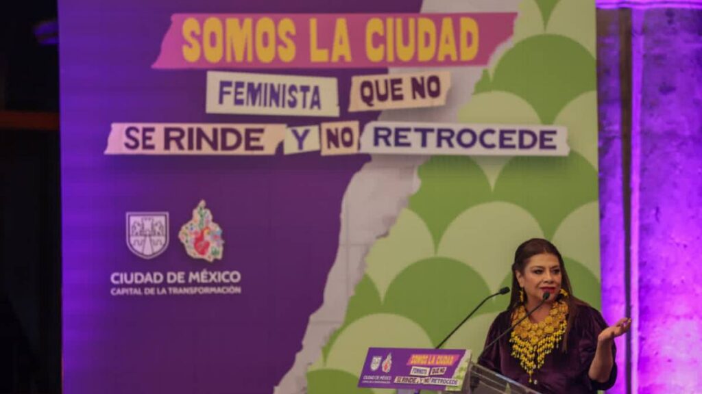 Habrá edificios iluminados y mensaje en el Zócalo por el 8M.