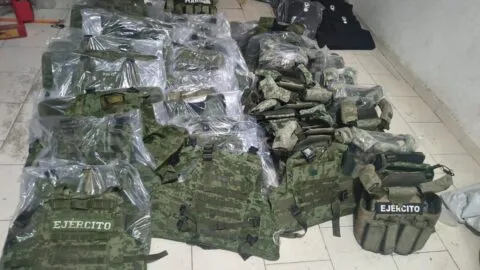 Fiscalía halla explosivos y equipos tácticos de la Marina y el Ejército en vivienda de Ecatepec