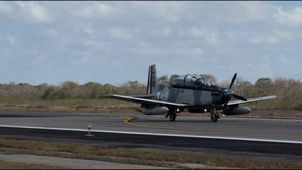 Fuerza Aérea Mexicana realiza ejercicios para el blindaje del espacio aéreo durante Mundial 2026