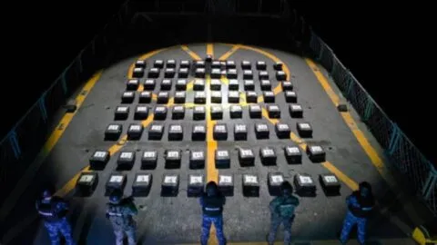 Marina asegura casi 2 toneladas de cocaína frente a Acapulco