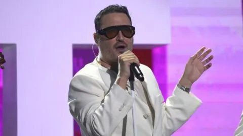 Hospitalizan a Jesús Navarro de Reik; fotos desde hospital preocupan a sus fans