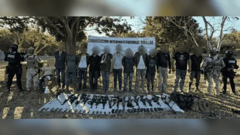 14 detenidos y armas aseguradas tras operativo en San Ignacio, Sinaloa