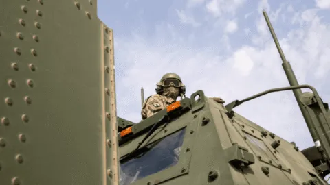 Estados Unidos anuncia destrucción de bases de la Guardia Revolucionaria en Irán; prometen continuar atacando