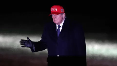 Donald Trump sugiere modelo de transición en Irán inspirado en Venezuela