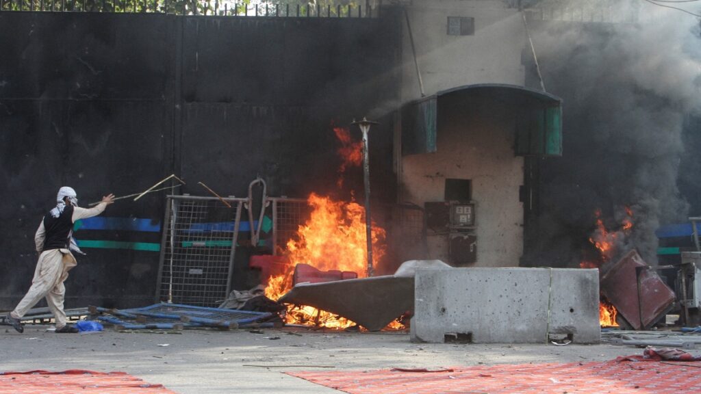 Intentos de invasión dejan 10 muertos en representaciones diplomáticas de EE. UU. en Irak y Pakistán