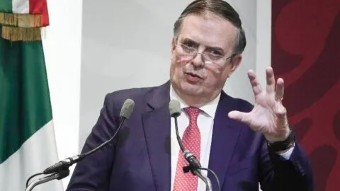 México analiza posibles impactos por petróleo arriba de 100 dólares