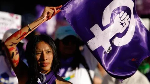 Marcha 8M: origen del color morado y su relación con el feminismo