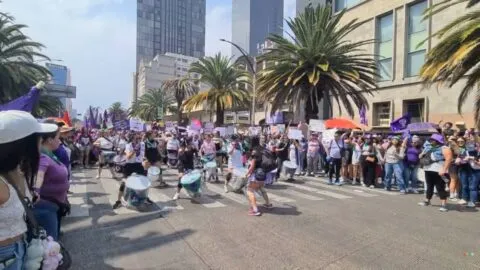No feminicidios, no violencia, más igualdad: mujeres marchan por el 8M en la CDMX