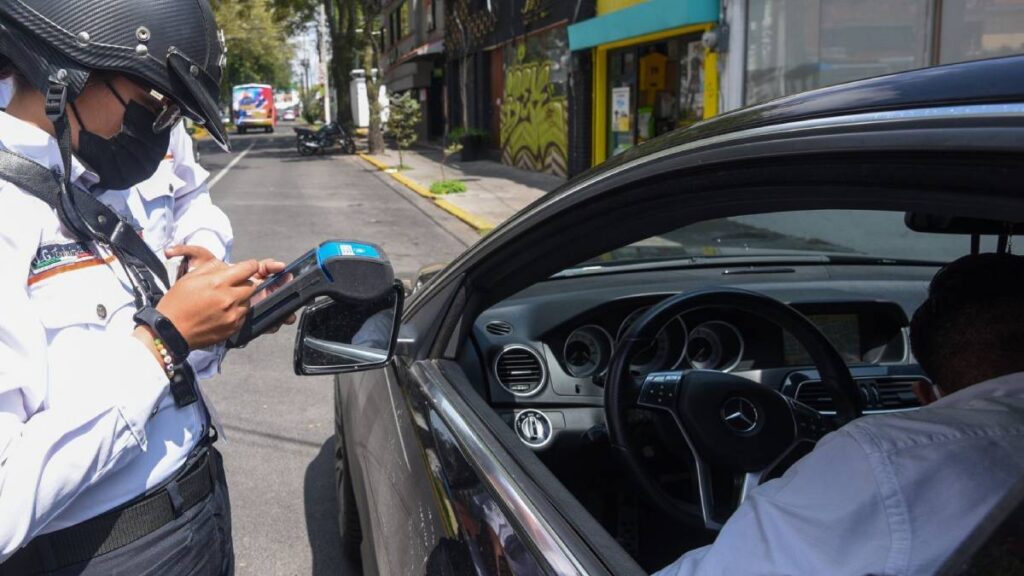 Mensaje falso un enlace para pagar la multa de tránsito.